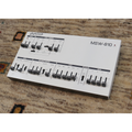 Panel frontal del monosinte analógico Michigan Synth Works MSW-810m