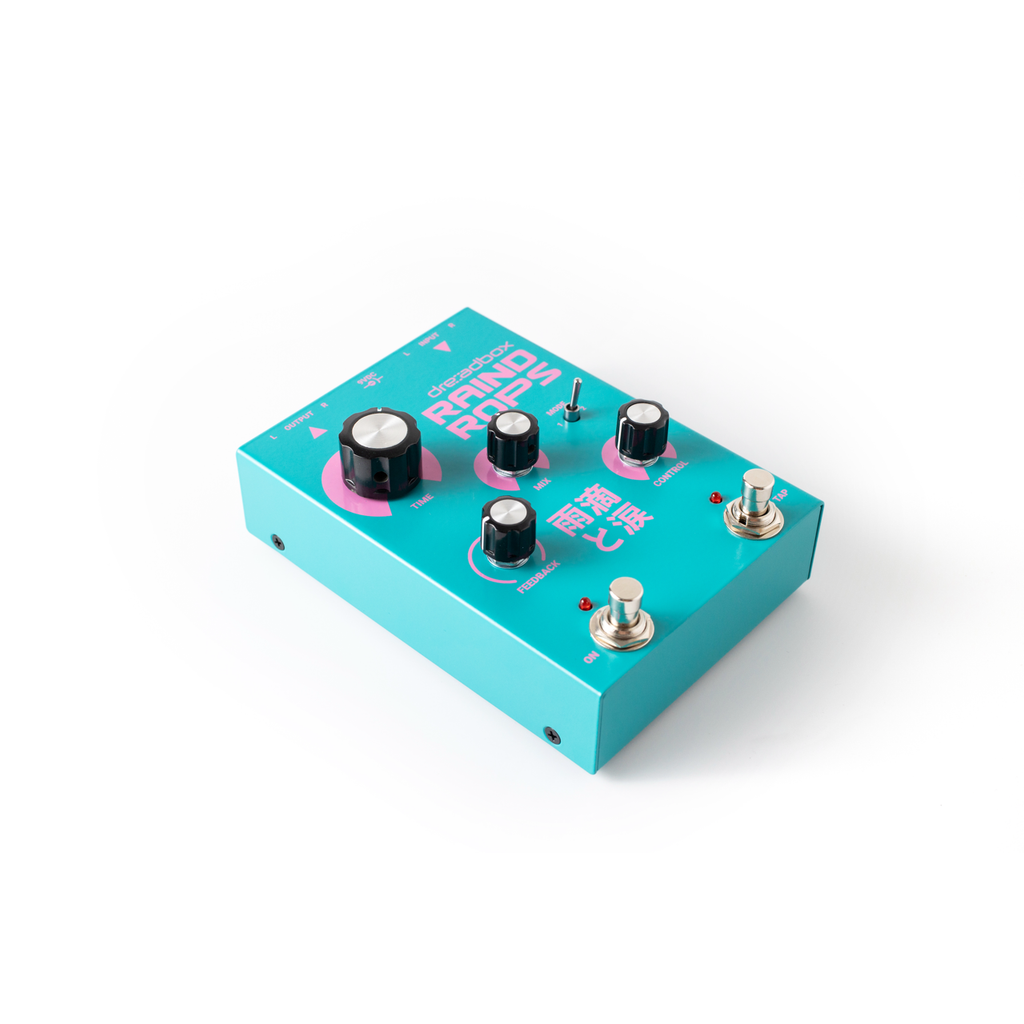 Pedal Dreadbox Raindrops, vista en ángulo
